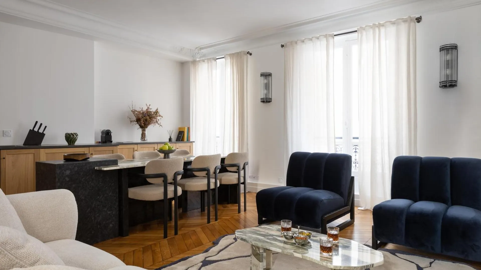 Champs Elysees Montaigne Luxury 2 Bedroom *