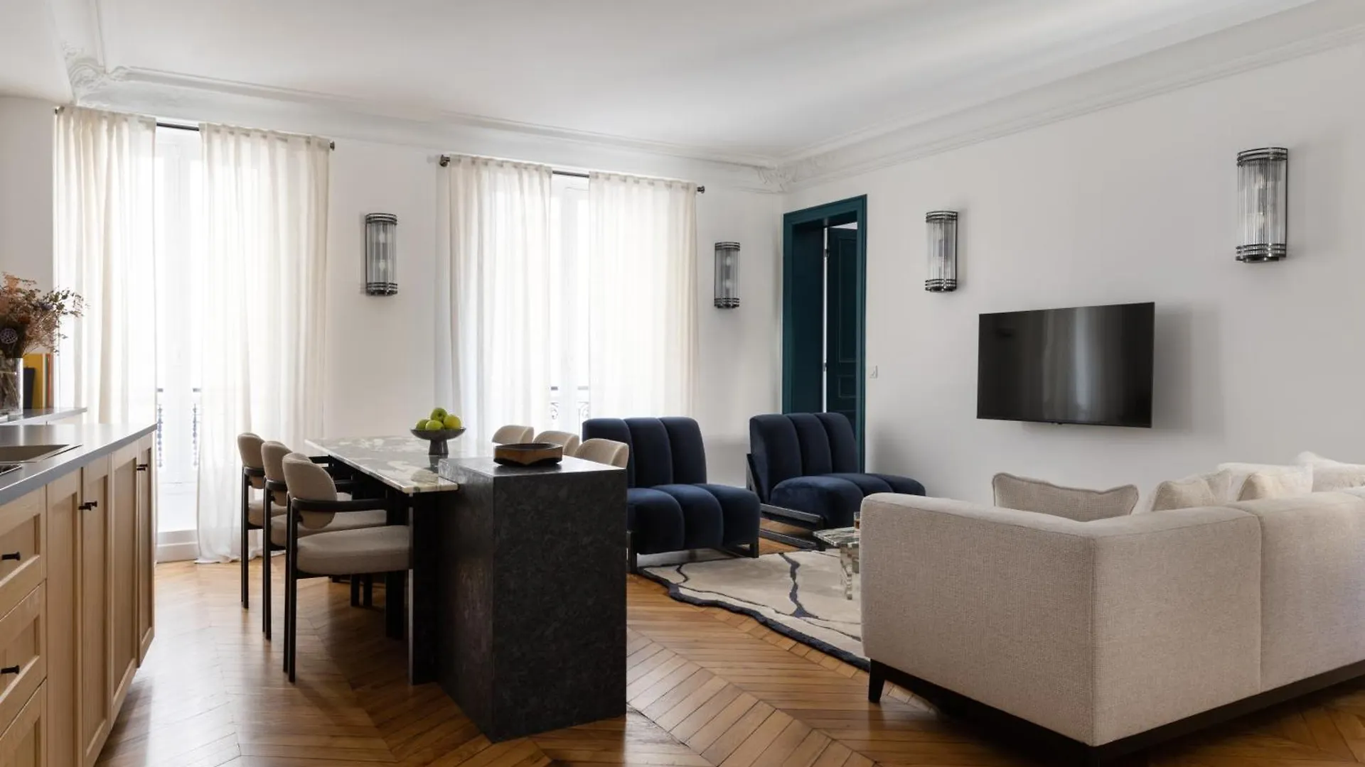 Champs Elysees Montaigne Luxury 2 Bedroom *