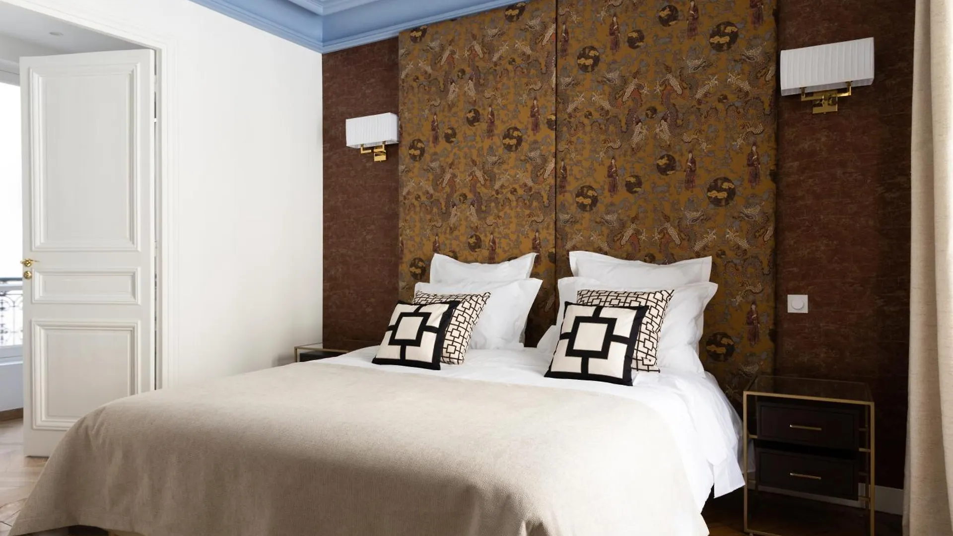 Champs Elysees Montaigne Luxury 2 Bedroom Apartment