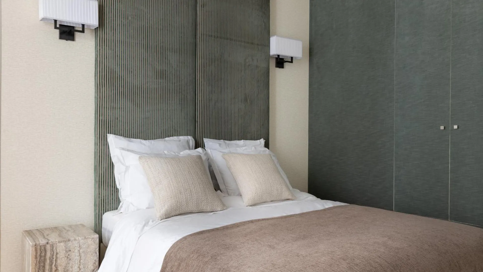 Champs Elysees Montaigne Luxury 2 Bedroom Апартаменты Париж