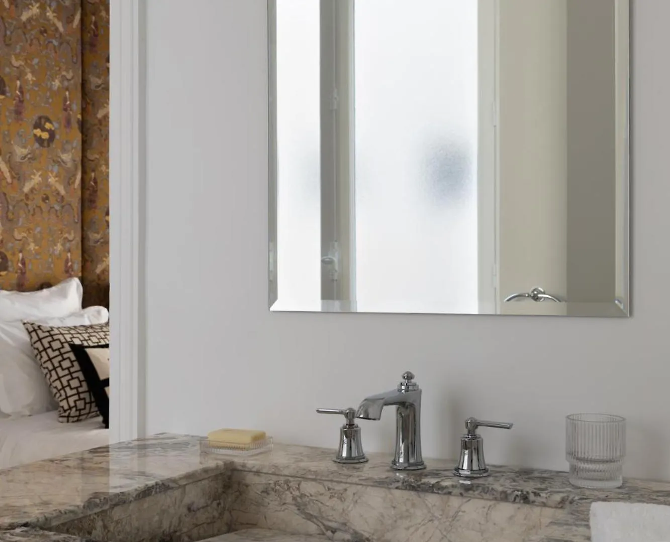 Champs Elysees Montaigne Luxury 2 Bedroom Апартаменты *
